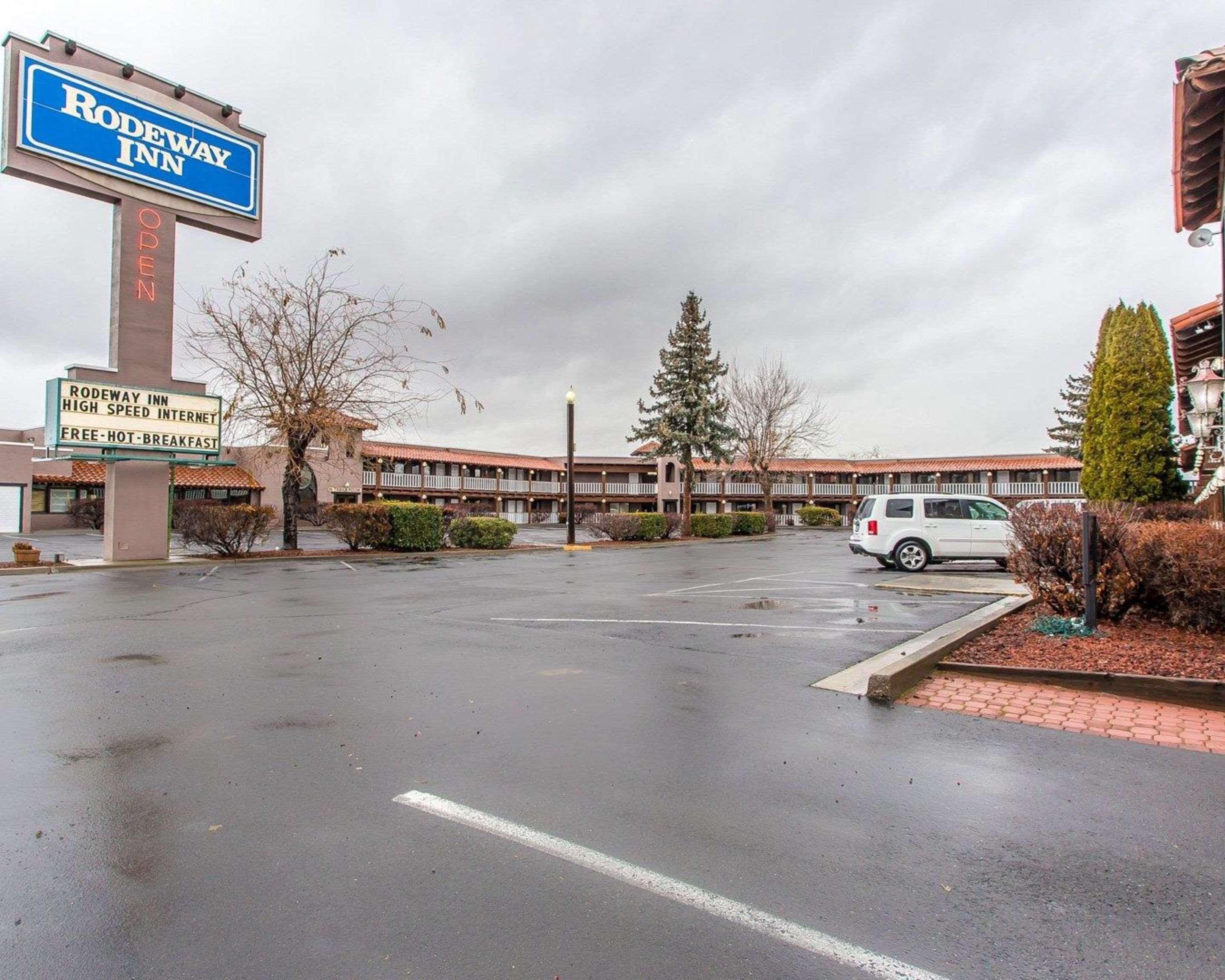 Rodeway Inn Бейкер-Сити Экстерьер фото